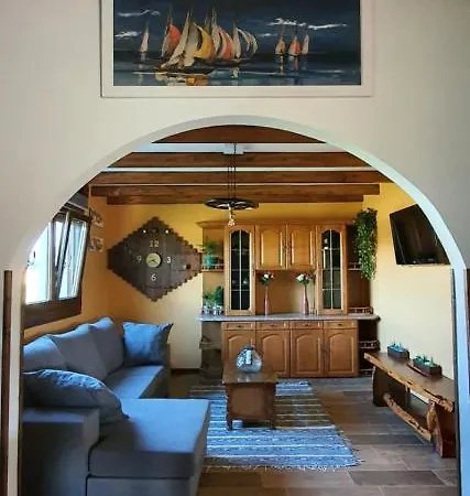 Holiday home Vivienda Maria Lourdes *